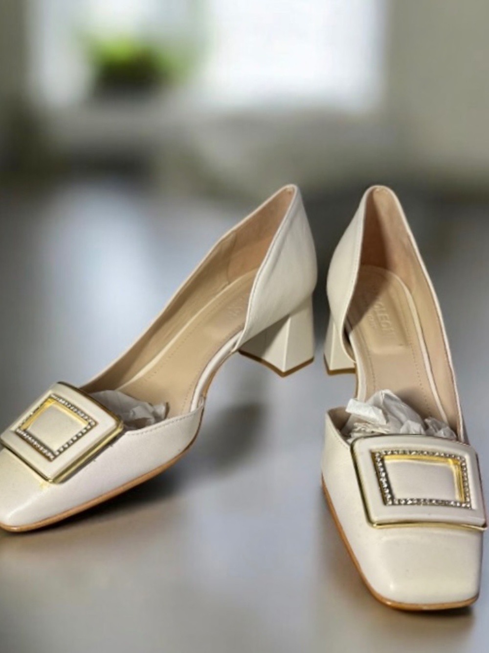 Napoleoni Off-White Leather Block Heel Pumps w/ Embellished Gold Buckle 39EU
